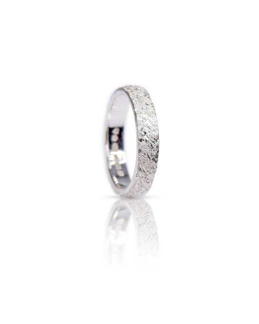 Sparkling Silver Ring - Diamond & Triangle Texture