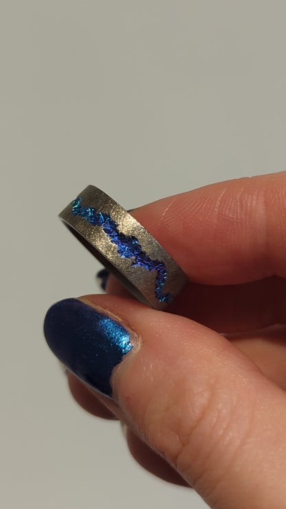 Wide Gradient Crystal Vein Niobium Ring